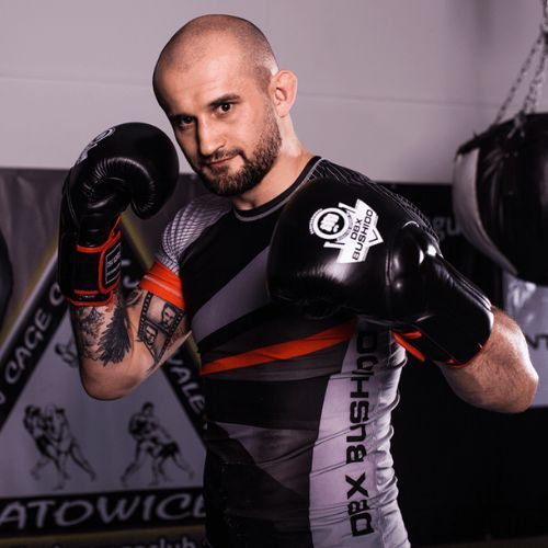 Боксерські рукавички DBX BUSHIDO з системою захисту зап'ястя чорні Bb2