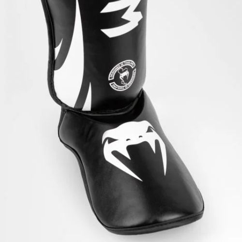 Протектори гомілок Venum Challenger Standup Shin Guards чорні EU-VENUM-0773