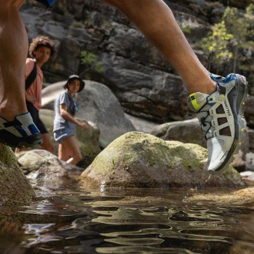 Аквашузи чоловічі Salomon Techamphibian 5 світло-сірі L47113800