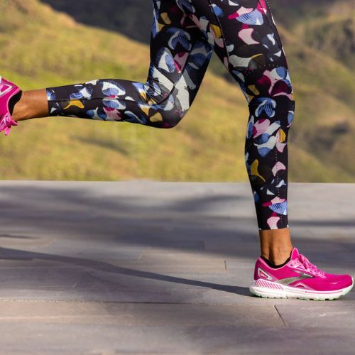 Кросівки для бігу жіночі Brooks Adrenaline GTS 23 pink/festival fuchsia/black