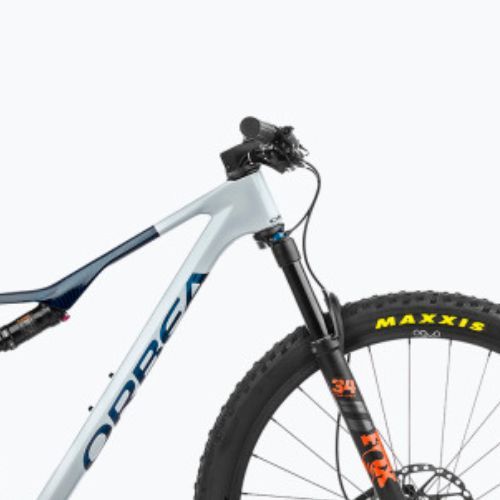 Гірський велосипед Orbea Oiz M20 2023 halo silver / blue carbon view