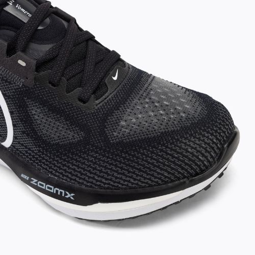 Кросівки для бігу жіночі Nike Vomero 17 black/white