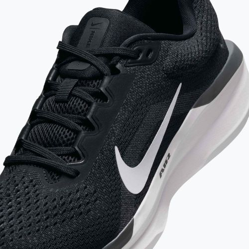 Кросівки для бігу жіночі Nike Winflo 11 black/white