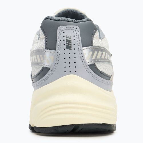 Кросівки для бігу чоловічі Nike Initiator light bone/coconut milk/ metallic silver/smoke grey