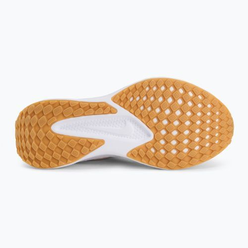 Кросівки для бігу жіночі Nike Quest 6 phantom/sail/pale ivory/metallic gold