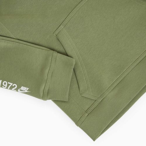 Дитячий світшот Nike Sportswear Standard Issue оливково-зелений