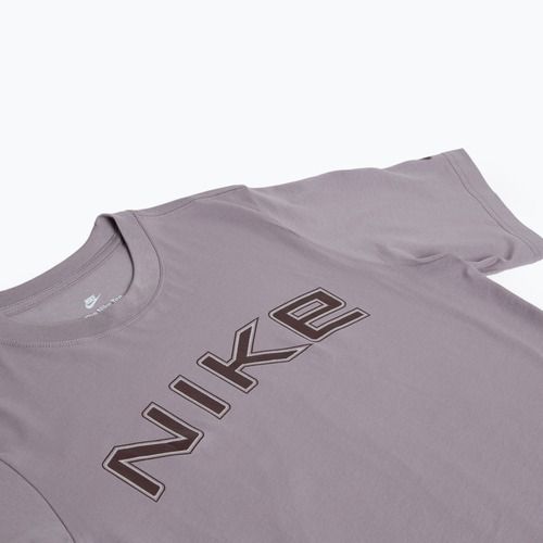 Футболка жіноча Nike Sportswear Loose Graphic light violet ore
