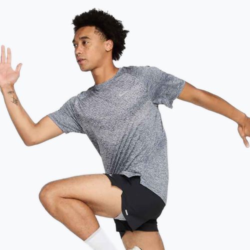 Футболка для бігу чоловіча Nike Stride ADV thunder blue / heather