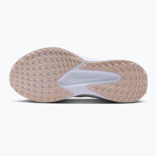 Кросівки для бігу жіночі Nike Quest 6 white / bright crimson / washed coral