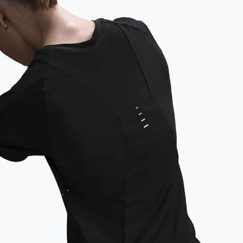 Футболка для бігу жіноча Nike Swift Dri-Fit black