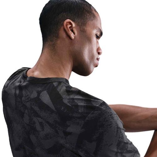 Футболка чоловіча Nike Hyverse Dri-Fit UV anthracite/white