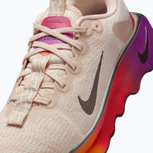Кросівки для тренувань жіночі Nike Motiva SE pearl white/pale ivory/vivid purple/mtl gold grain