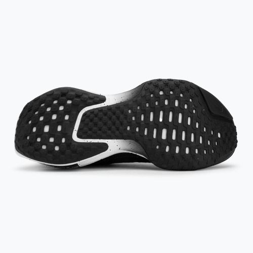 Кросівки для бігу чоловічі Nike Invincible 3 black/white