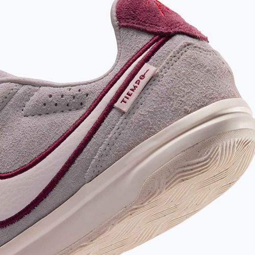 Кросівки футбольні дитячі Nike Tiempo Streetgato Premium Jr moon particle/team red/chalk