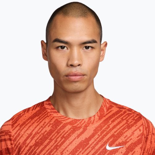 Футболка тенісна чоловіча Nike Court Dri-Fit Victory Print turf orange/white