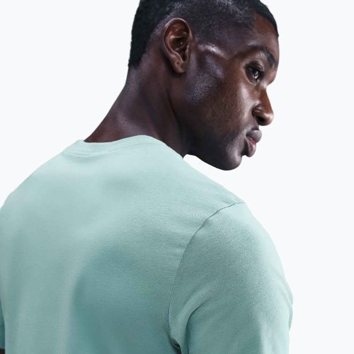 Футболка чоловіча Nike Sportswear Club cannon