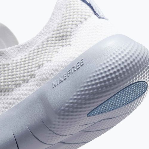 Жіночі тренувальні кросівки Nike Free 2025 white/ghost/metallic silver