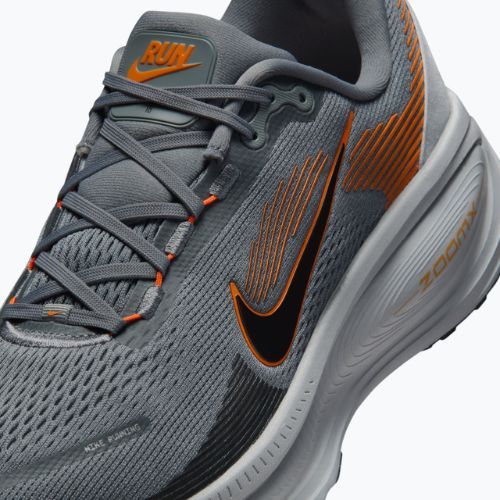 Чоловічі бігові кросівки Nike Vomero 18 cool grey/safety orange/wolf grey/black