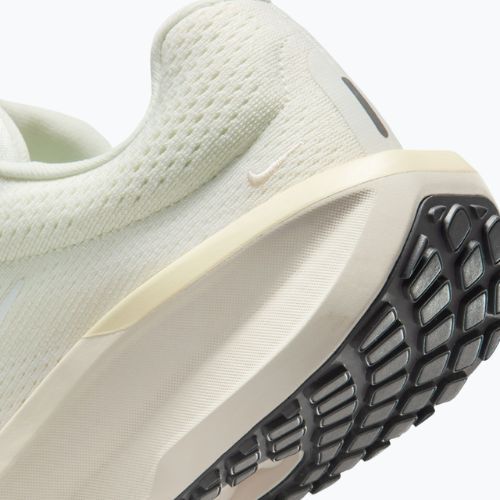 Кросівки для бігу жіночі Nike Winflo 11 sail/chalk/coconut milk/white