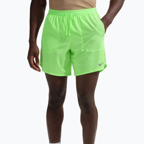 Чоловічі бігові шорти Nike Stride Dri-Fit Brief-Lined 7" lime blast