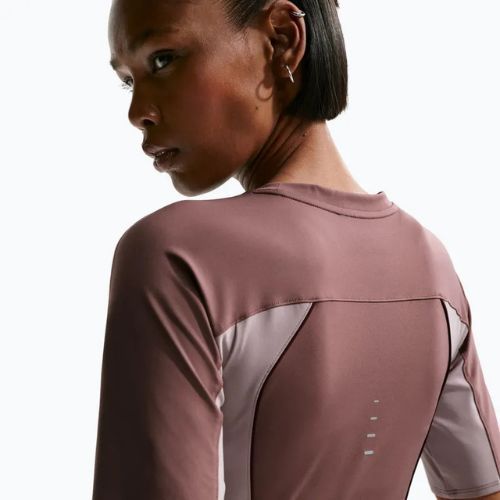 Футболка для бігу жіноча Nike Swift Dri-Fit tattoo/light violet ore