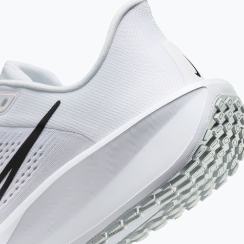 Кросівки для бігу чоловічі Nike Quest 6 white/pure platinum/black