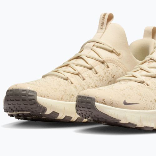 Кросівки для тренувань жіночі Nike Flex Train SE light khaki/coconut milk/cave stone