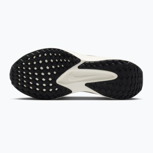 Жіночі бігові кросівки Nike Quest 6 light khaki/sail/metallic gold/off noir