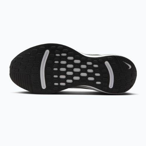 Кросівки для бігу жіночі Nike Journey Run black/white