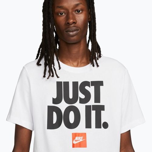 Футболка чоловіча Nike Sportswear white