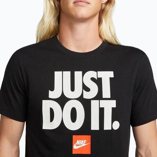 Футболка чоловіча Nike Sportswear black