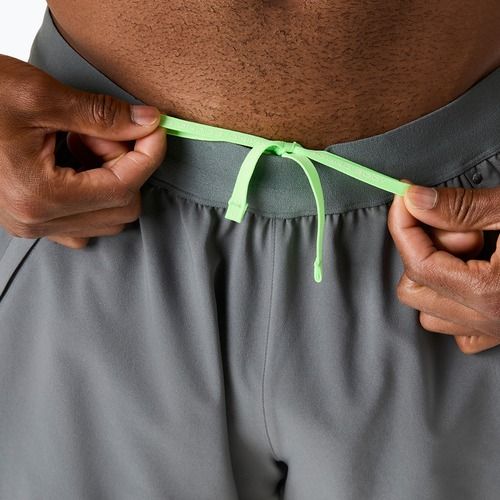 Шорти для бігу чоловічі ASICS Road 2N1 5IN clay grey/steel grey/illuminate green