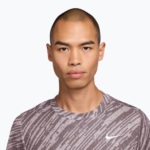 Футболка тенісна чоловіча Nike Court Dri-Fit Victory Print platinum violet/white
