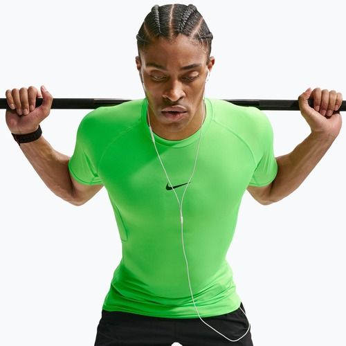 Футболка для тренувань чоловіча Nike Pro Dri-Fit Tight Fitness green strike/black