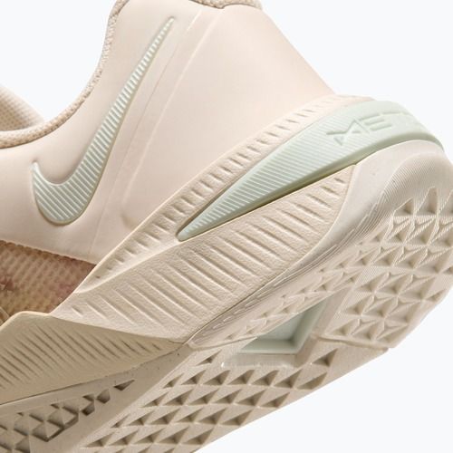 Кросівки для тренувань жіночі Nike Metcon 10 SE chalk/light orewood brown/light silver