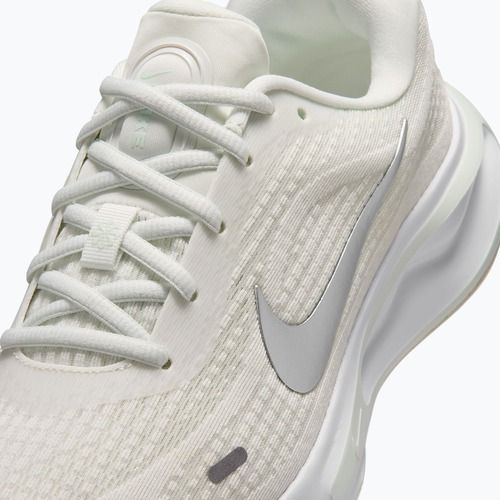 Кросівки для бігу жіночі Nike Journey Run summit white/metallic silver