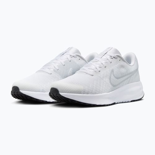 Кросівки для бігу чоловічі Nike Run Defy white/black/pure platinum