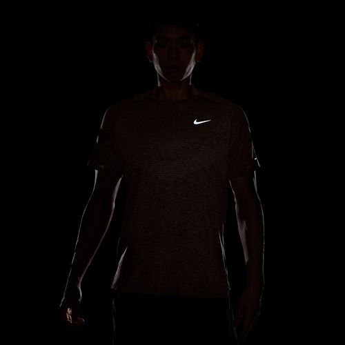Чоловіча бігова футболка Nike Stride ADV silt red