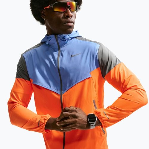 Куртка для бігу чоловіча Nike Impossibly Light Windrunner total orange/royal pulse/smoke grey