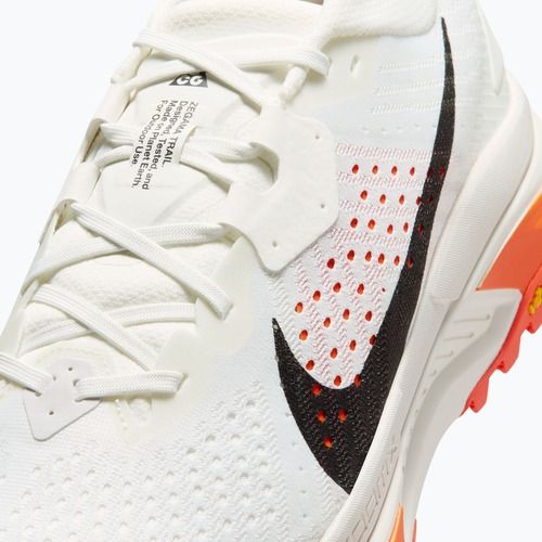 Чоловічі бігові кросівки Nike ACG Zegama Trail summit white/phantom/safety orange/black