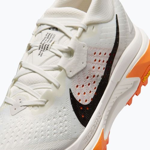 Жіночі бігові кросівки Nike ACG Zegama Trail summit white/phantom/safety orange/black