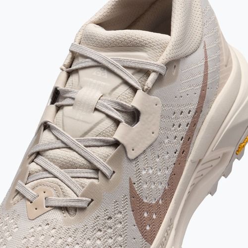 Жіночі бігові кросівки Nike ACG Zegama Trail cream ii/light orewood brown/diffused taupe
