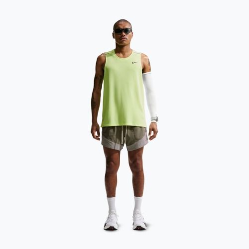Шорти для бігу чоловічі Nike Stride Dri-Fit Brief-Lined 5" light army/spruce fog