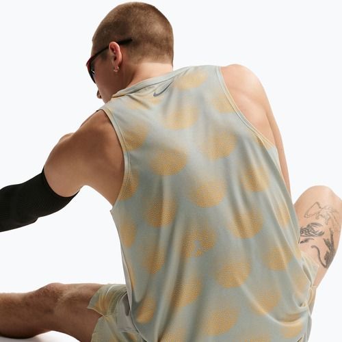 Футболка для бігу чоловіча Nike Stride Dri-Fit ADV jade horizon/linen