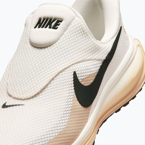 Кросівки для бігу чоловічі Nike Revolution 8 EasyOn pale ivory/sail/linen/black spruce