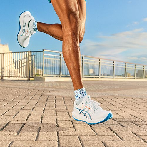 Кросівки для бігу чоловічі ASICS Gel-Cumulus 28 white/energy orange