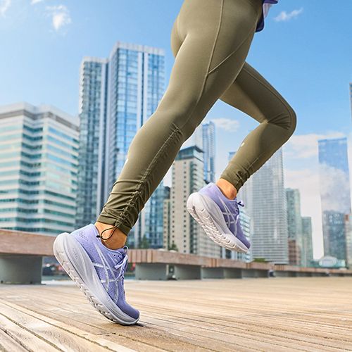 Кросівки для бігу жіночі Asics Gel-Cumulus 28 White/Orange Glow