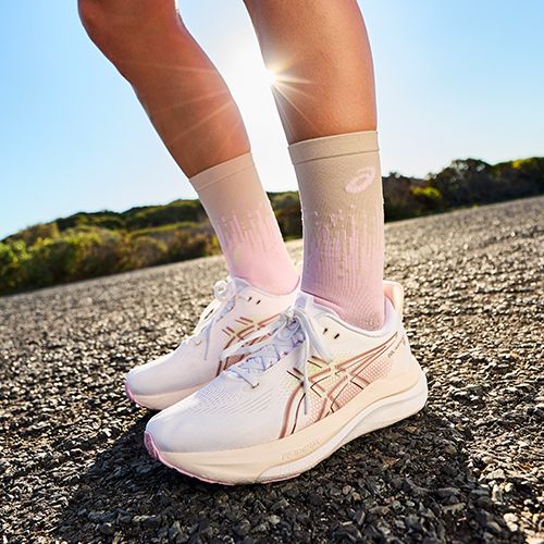 Кросівки для бігу жіночі Asics Gel-Kayano 33 black/white
