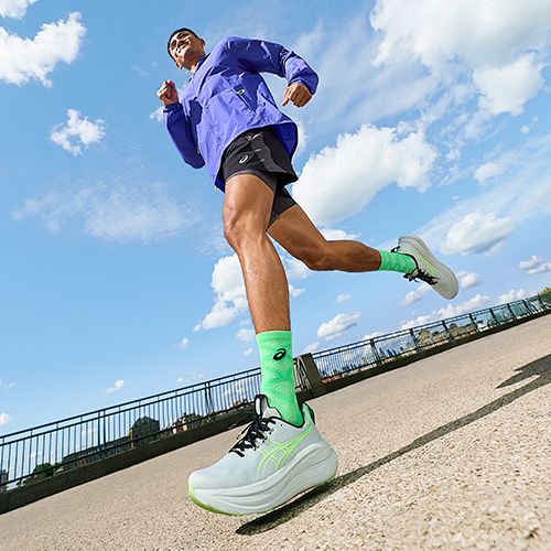 Кросівки для бігу чоловічі ASICS Gel-Nimbus 28 white/stadium orange