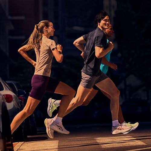 Кросівки для бігу жіночі ASICS Novablast 6 hazy lilac/rose dust